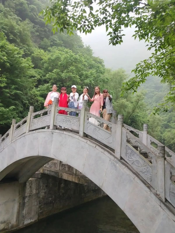 平凹国际家居 | 青春有梦，不负时光，共赏湖光山色！