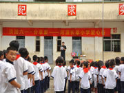 顶固“书送”河源长翠小学 圆留守儿童梦想